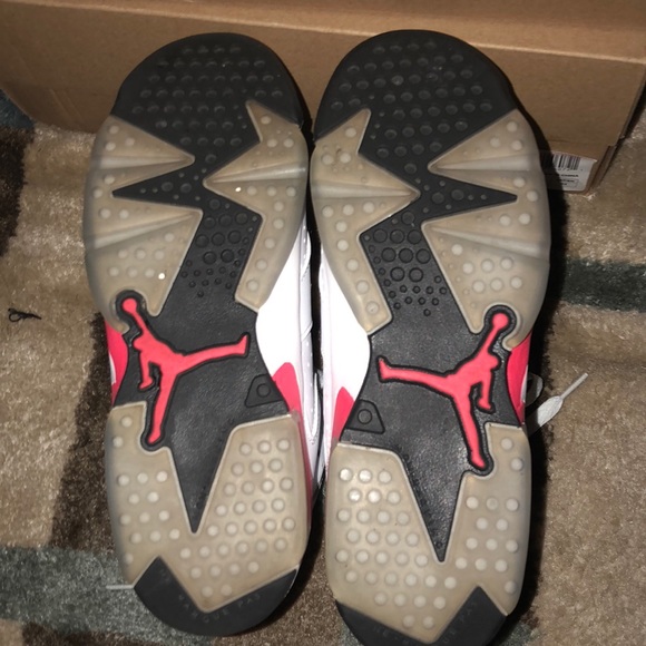 Shoes - Picture 5 of 6